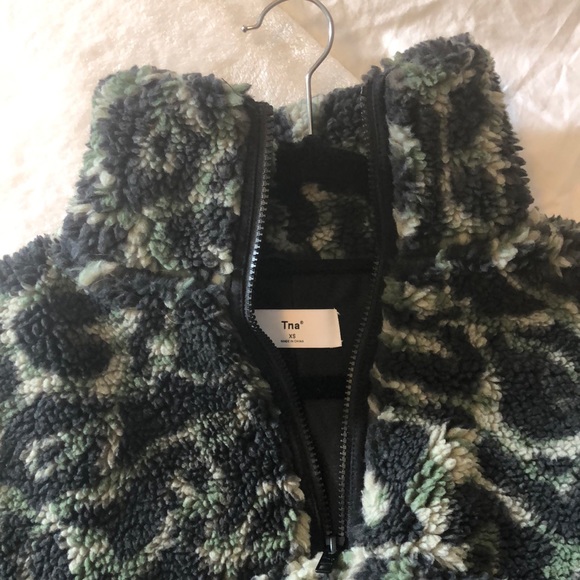 Aritzia - Tna rush sweater - Picture 4 of 4